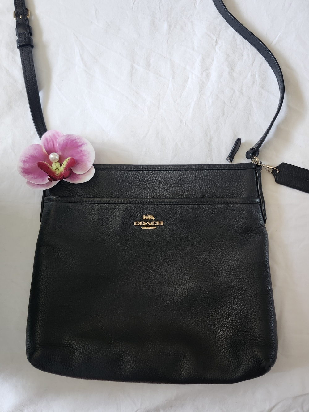 COACH Black Leather Crossbody Bag - Sleek Everyday Shoulder Bag